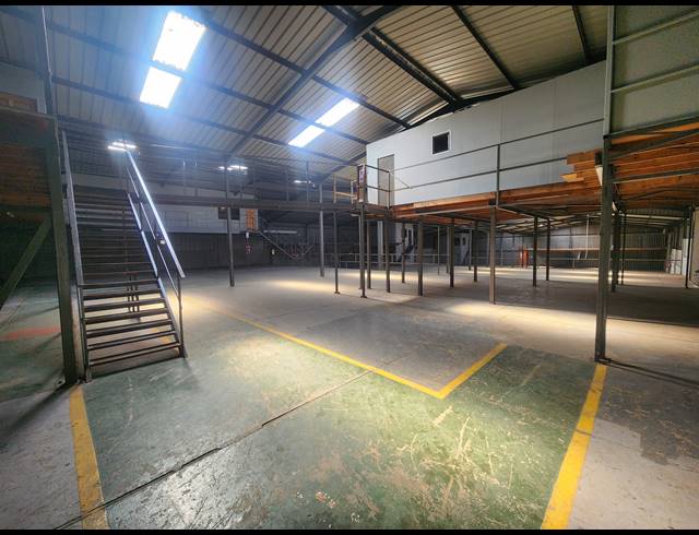 1,800M² WAREHOUSE TO LET IN WADEVILLE